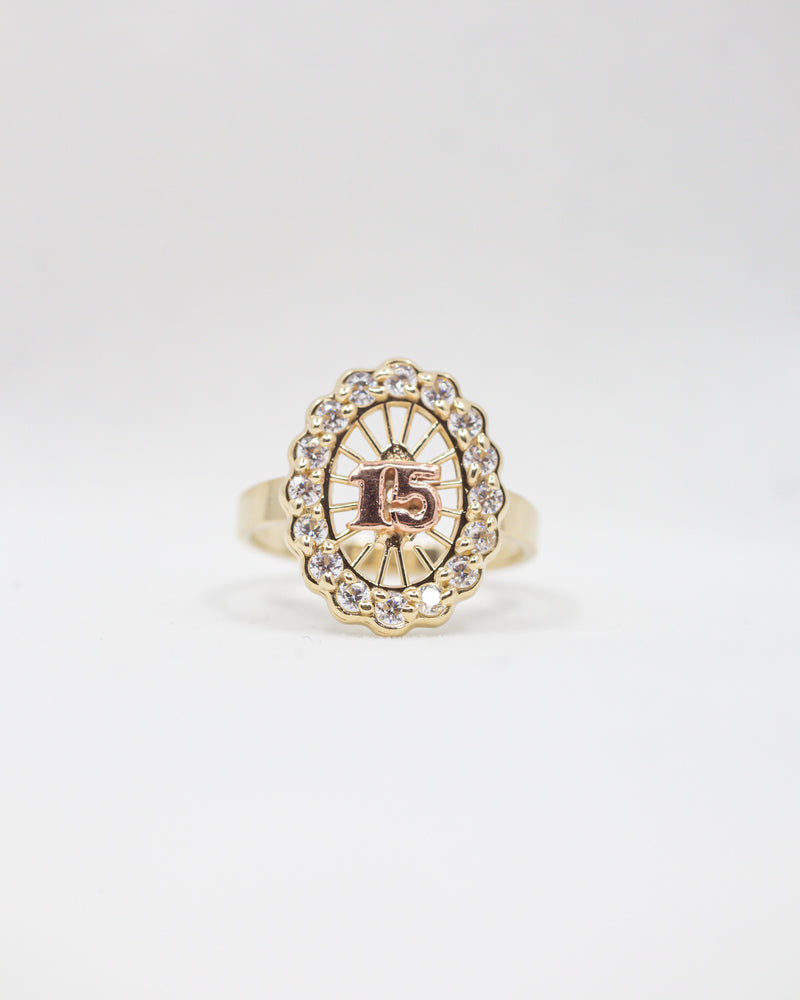 15 Años Oval Ring 14K Gold / CZ